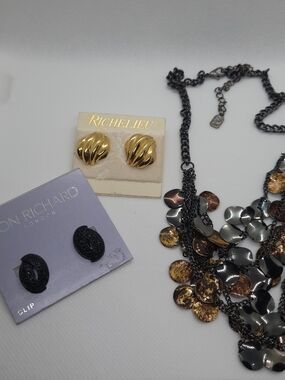 Vintage Jewlery In Packaging